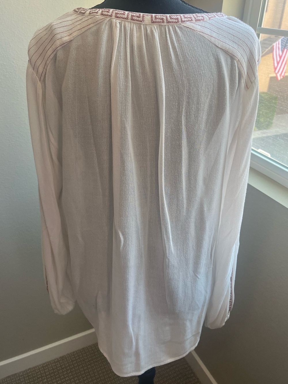 Lucky Brand Off White Boho Tunic Top with Pink and Gold Embroidery EUC - Picture 2 of 6